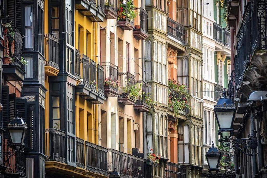 Cultura Y Gastronomia En El Casco Viejo Apartment Билбао Екстериор снимка